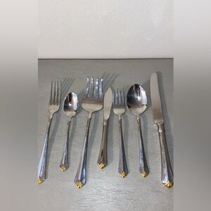 Oneida Golden Juilliard 7 pc Stainless 24k Gold EP Tip silverware set
